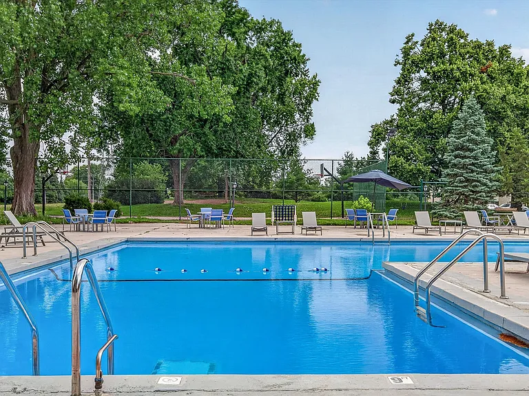 24-Stonebridge-30 (Sundeck_pool)
