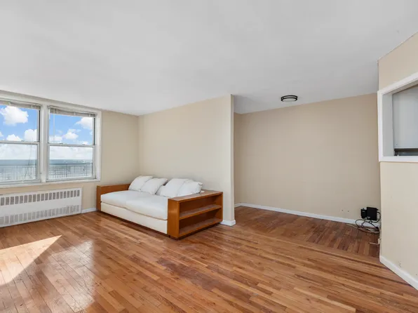 133 Beach 120th Street image 4 of 14