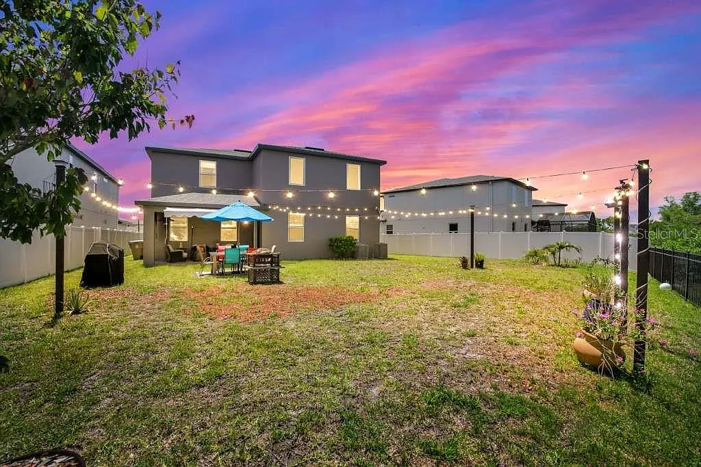 4 bed, 3.5 bath, 3151 sqft, $3,400 — Photo 2
