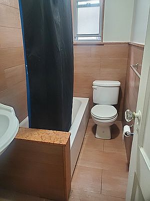 4th image of 25-26 34th St #1R