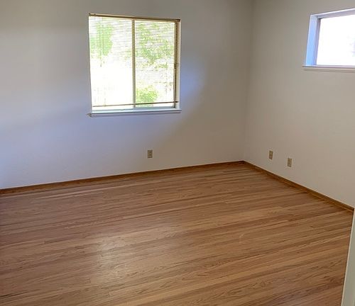 4th image of 1202 Cornell Dr