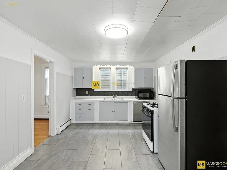 547 Broadway #1 — Photo 5