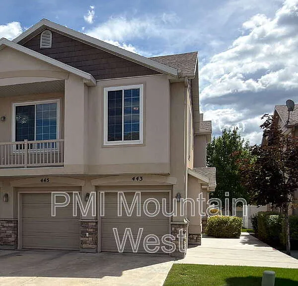 443 Kent Dr — Photo 1