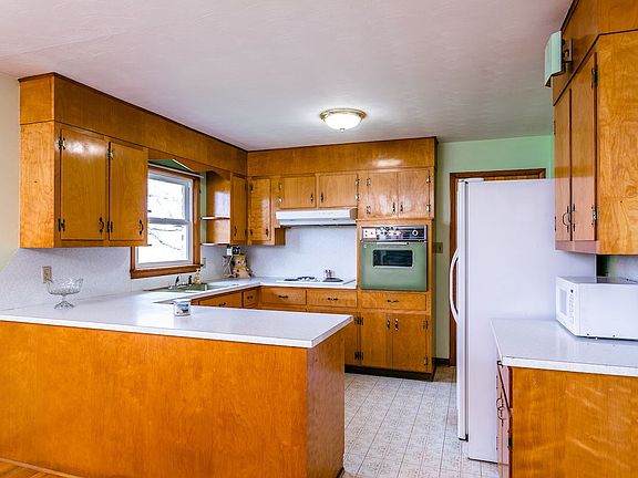3rd image of 14195 American Legion Dr