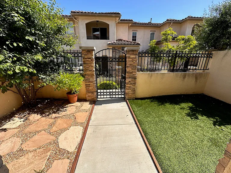 1194 Vista Canyon Ln #17 — Photo 2