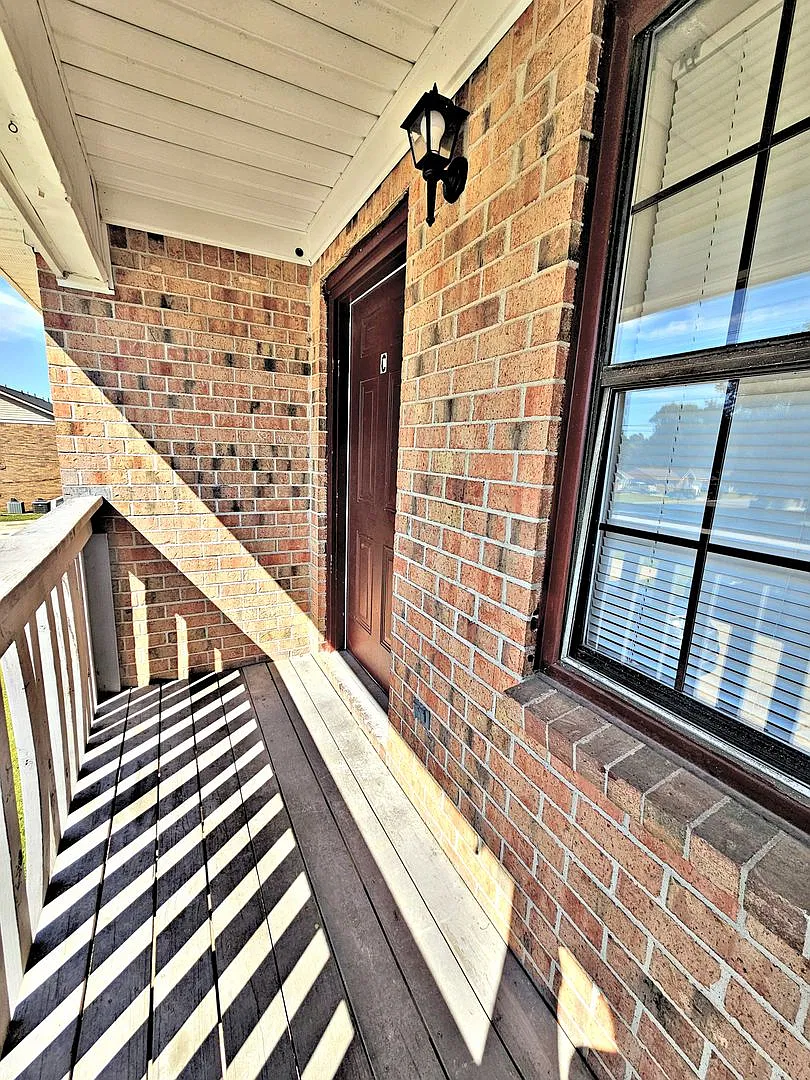 (MER-1) Cedar Lake Garden Apartments — Photo 1