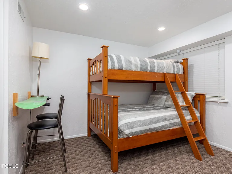 2000 Prospector Ave #409 — Photo 20