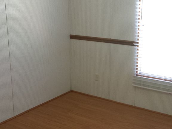 4th image of 130 Strawberry Ln
