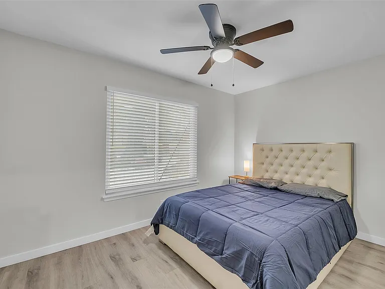 3400 Laguna Dr — Photo 16