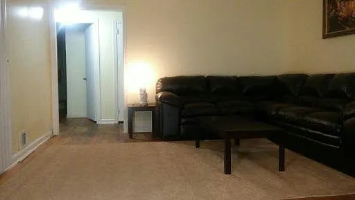 3115 Commodore Dr photo 1