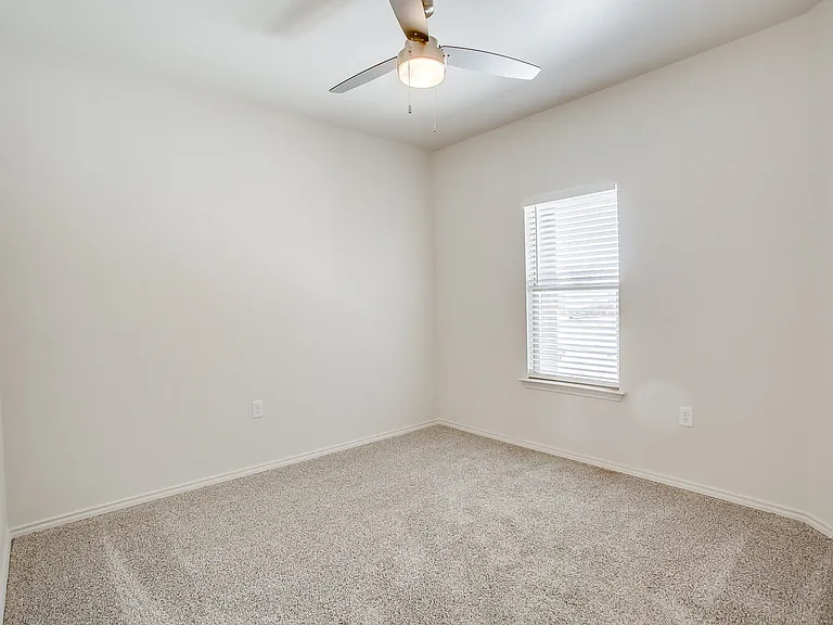 1716 Corpus Ave — Photo 5
