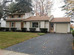 209 N Autumn Dr, Rochester, NY 14626