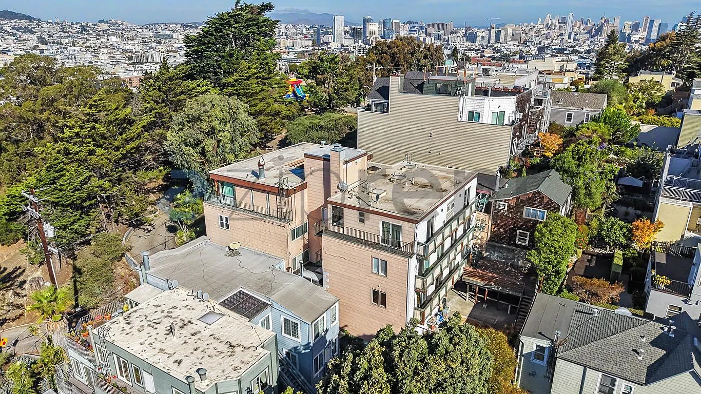 875 Vermont St — Photo 3