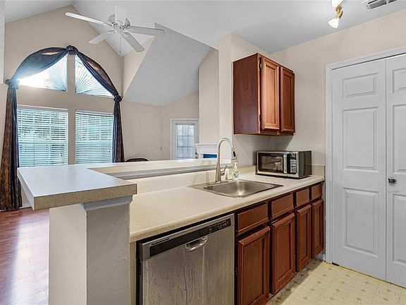 4th image of 6094 Westgate Dr APT 204