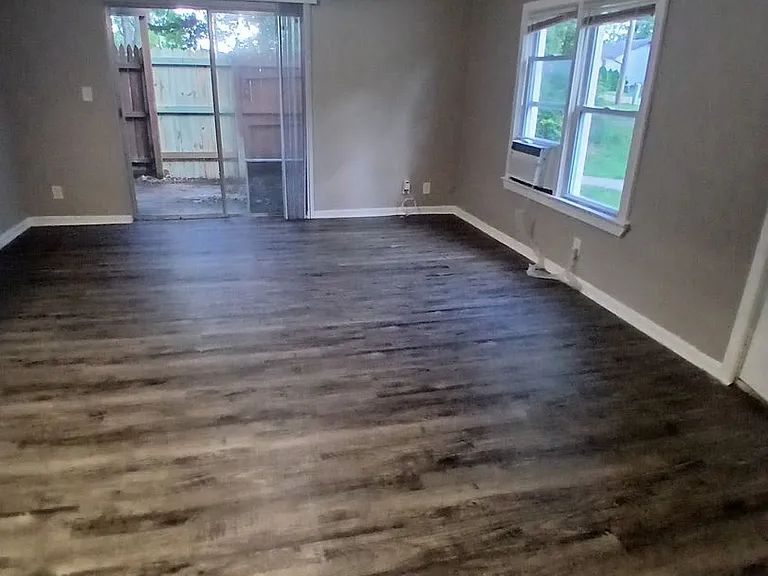 8828 N. Main — Photo 22