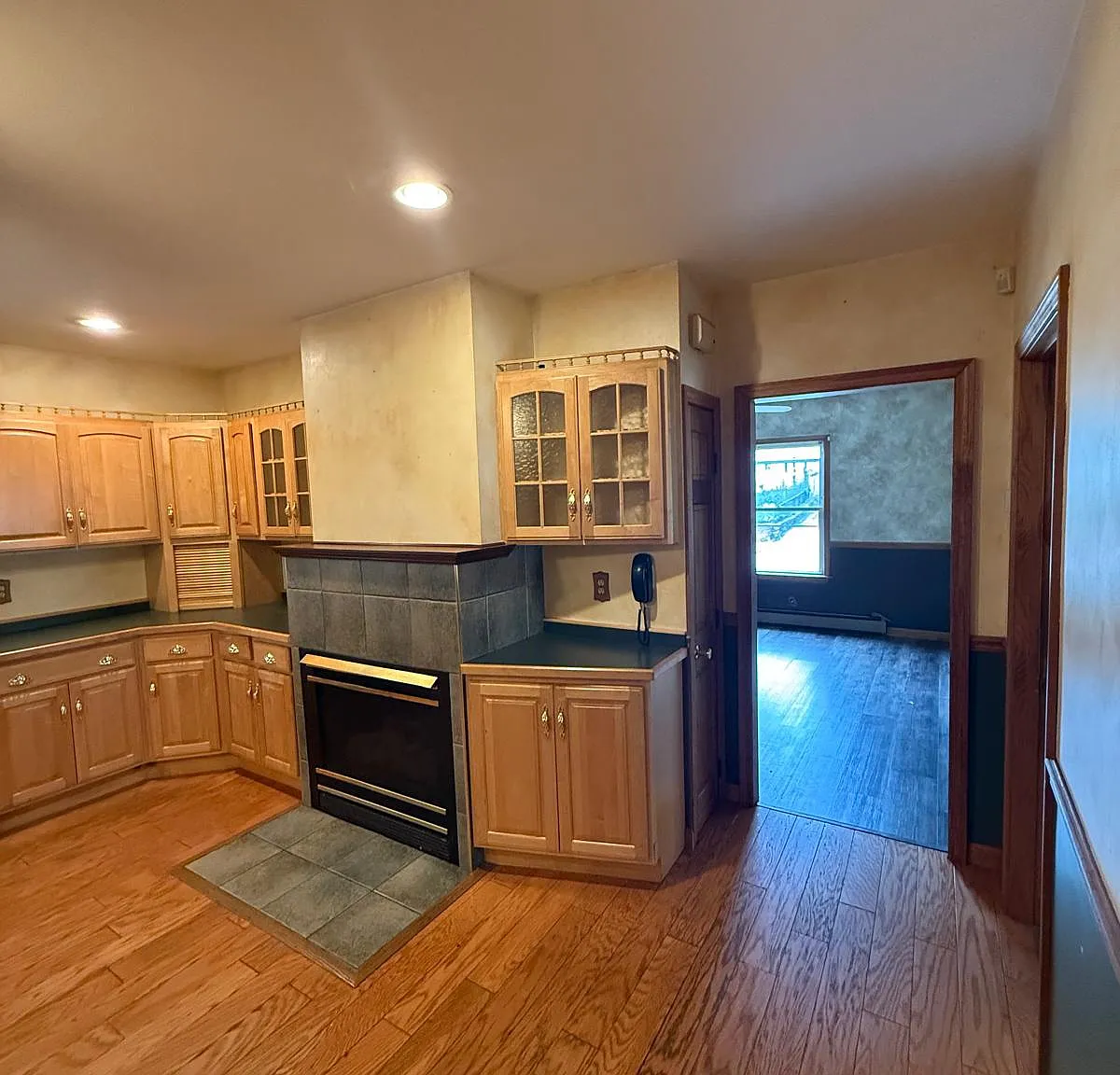 3 bed, 1173 sqft, $2,100 — Photo 4