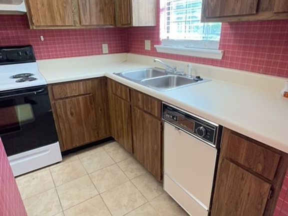4th image of 6738 Blue Heron Blvd Unit 104