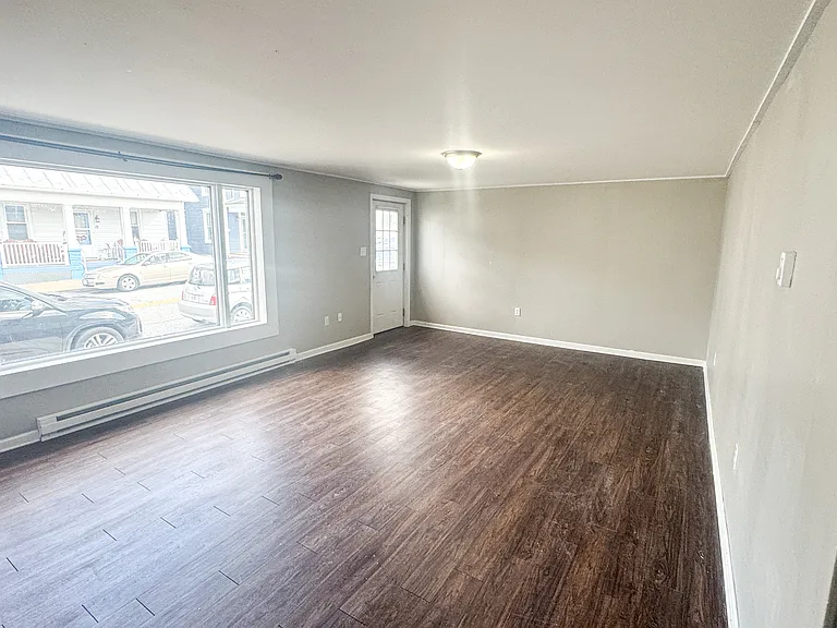 11 N Chestnut St #1 — Photo 3