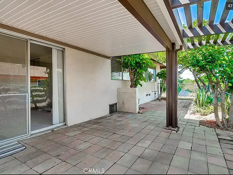 6310 Avenue De Palma — Photo 33