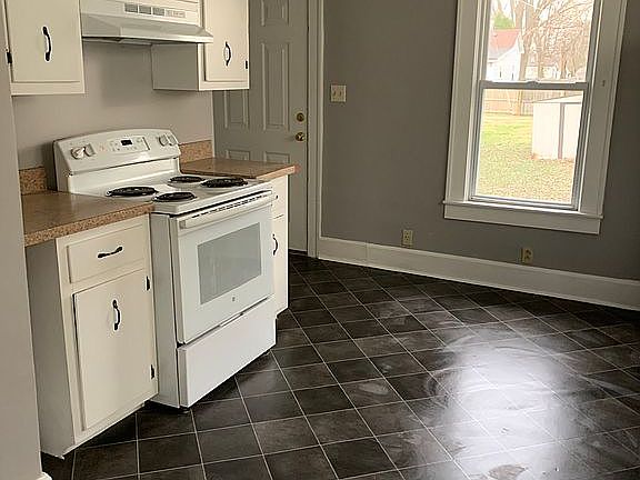 4th image of 722 Walnut St