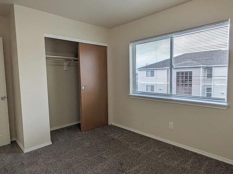 Wellesley Park Apartments — Photo 82