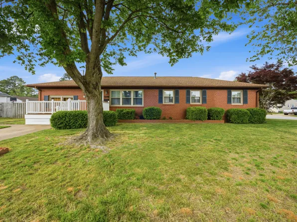 802 Headrow Ter, Hampton, VA 23666
