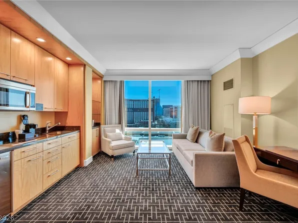 2000 N Fashion Show Dr Unit 2201, Paradise, NV 89109