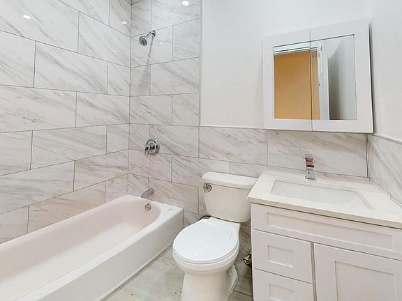 5th image of 246 E 45th St APT 2M