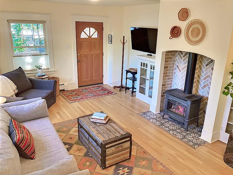 108 W Geneseo St — Photo 1