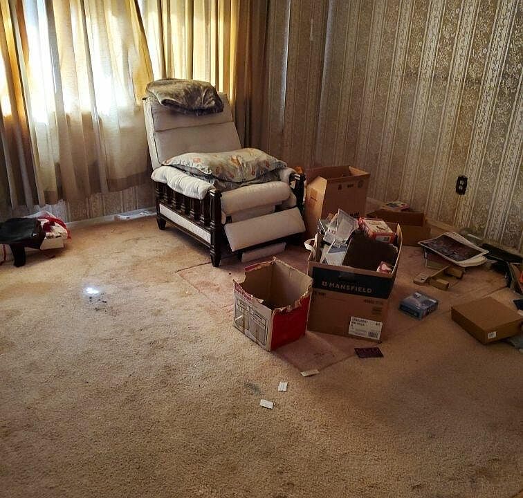 2nd image of 10464 Ponderosa St