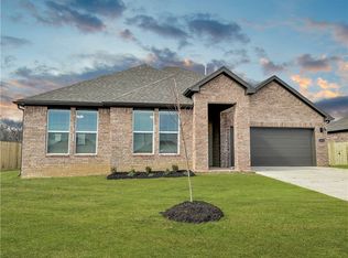 1052 Pebble Dr, Prairie Grove, AR 72753