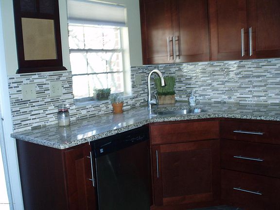 2nd image of 1238B Hamilton Ct