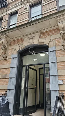 Rented by Compass | media 26