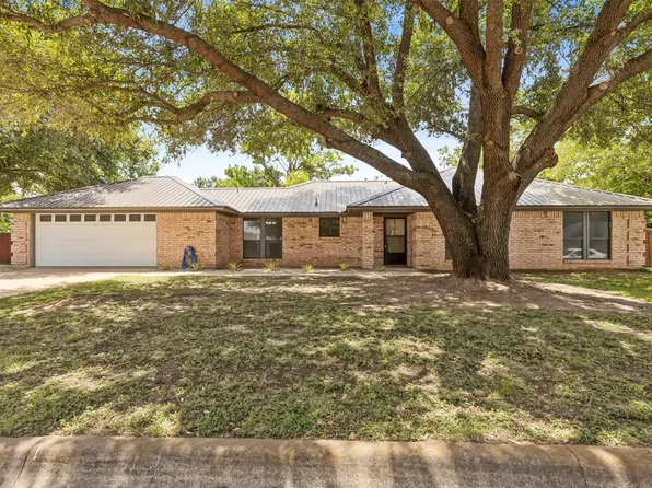 111 Wheeler St, Glen Rose, TX 76043