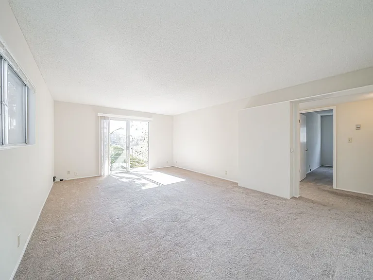 33 Moss Avenue — Photo 4