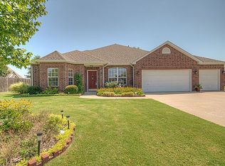 8190 Silverado Rd, Claremore, OK 74019