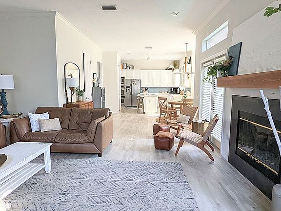 5th image of 1888 Chimney Creek Pl
