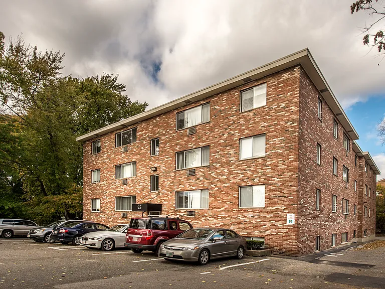 Gardner Street Apartments — Photo 10