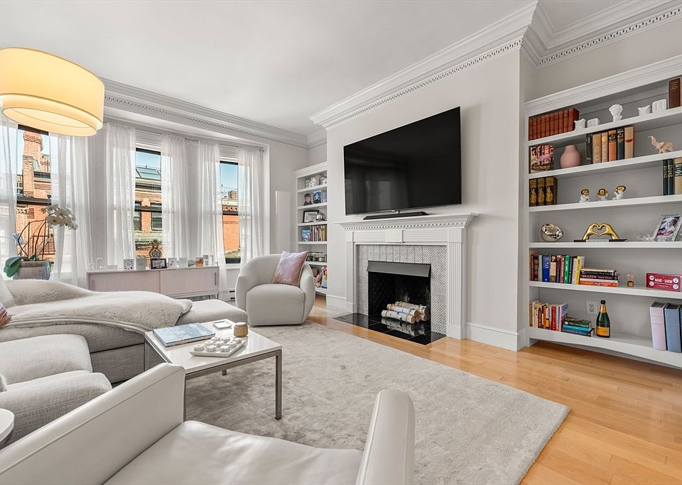 1st image of 333 Commonwealth Ave APT 14