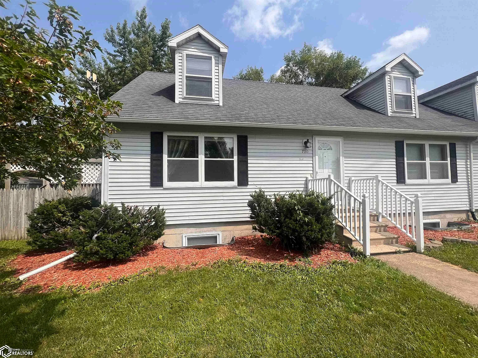 700 Liberty Dr photo 1