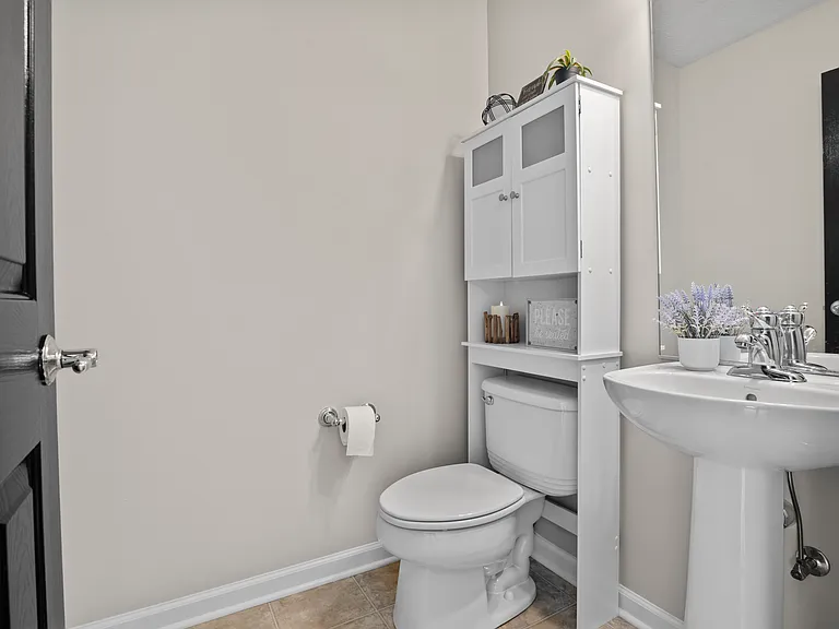 14047 Avalon Blvd — Photo 29