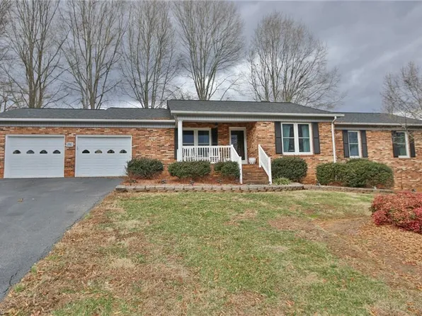 2816 Mountain Crest Rd, Jonesville, NC 28642