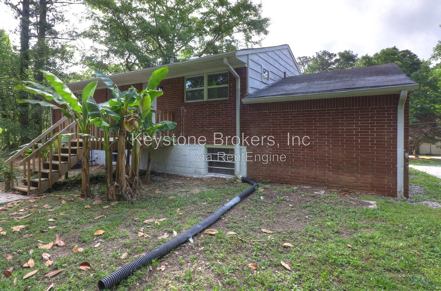 3 bed, 1.0 bath, $1,575 — Photo 3