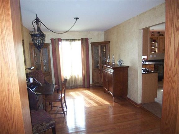 4th image of 10822 Manor Dr