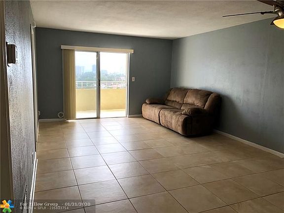 3rd image of 900 NE 18th Ave APT 1207