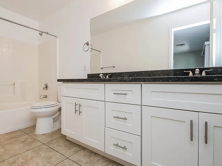 2191 E Greenlee Ave — Photo 10