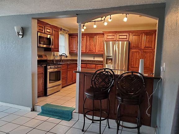 5th image of 2721 Catalina Dr