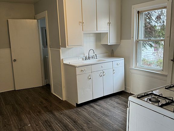 5th image of 1931 Niagara St
