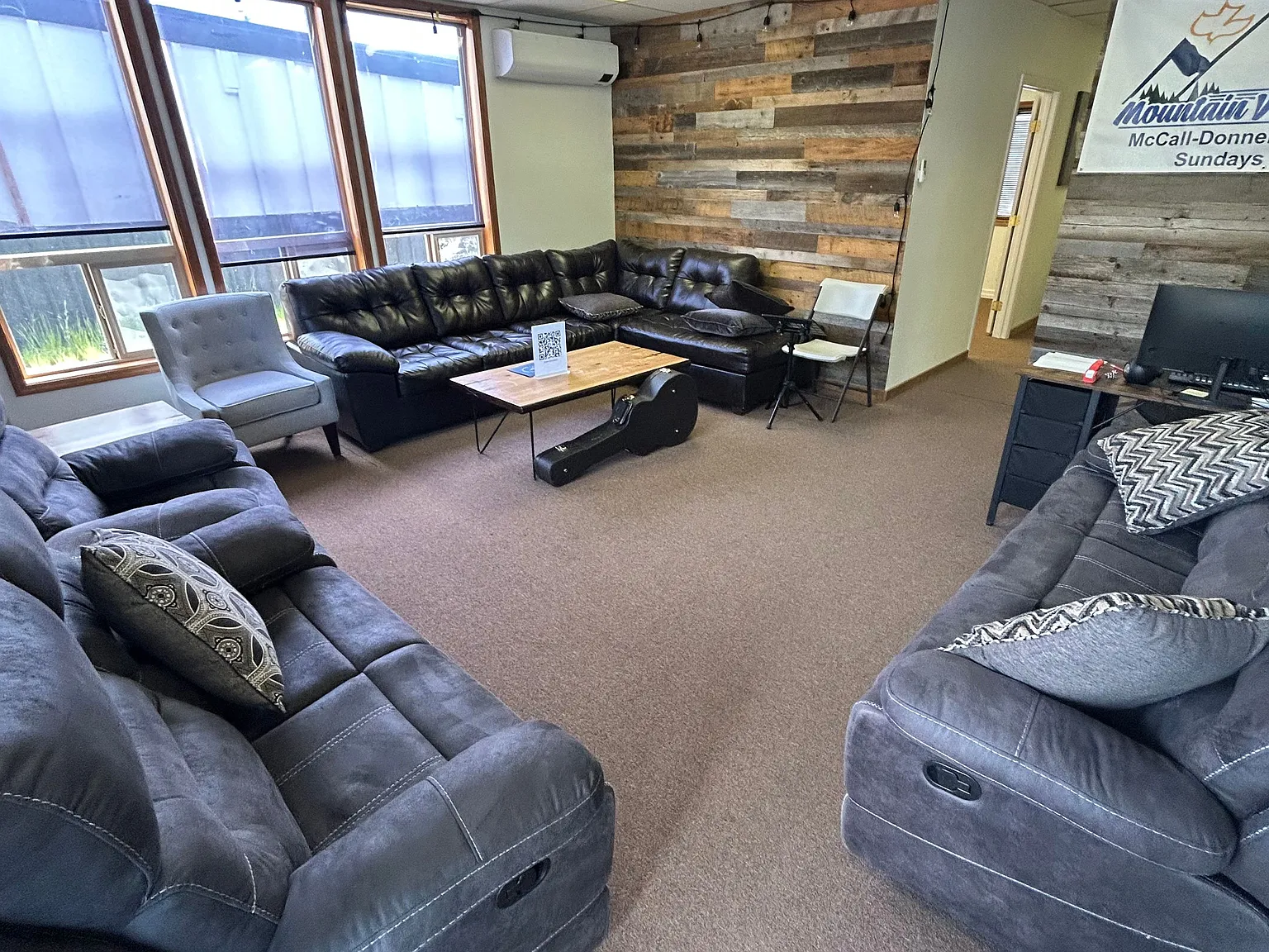 Studio, 740 sqft, $984 — Photo 2