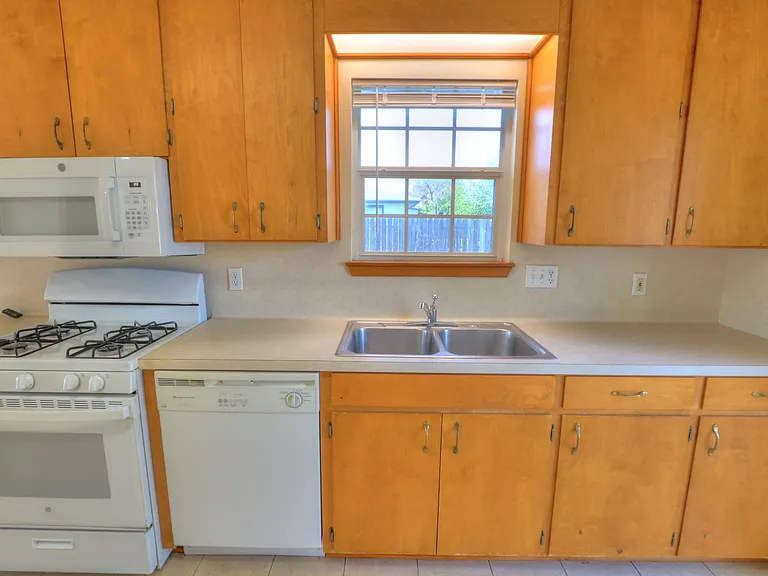 6518 Birmingham St — Photo 7